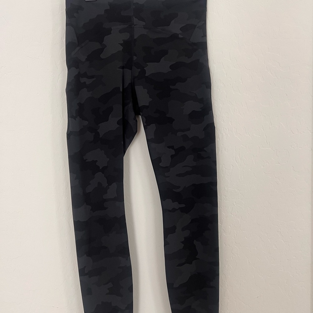 Lululemon Black Camo Leggings - Picture 3 of 4